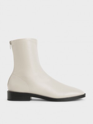 Botine Charles & Keith Square Bombeu Zip-Up Albi | 190EDTAUW