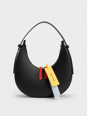 Geantă Hobo Charles & Keith Cockade Crescent Negrii | 241IYCAEH