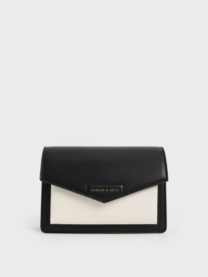 Geanta Crossbody Charles & Keith Envelope Negrii Albi | 024CTLFZD