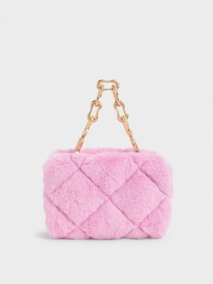 Geanta Crossbody Charles & Keith Gemma Grosolan Chain Handle Furry Matlasat Boxy Roz | 398AIKCPT