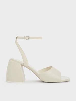 Sandale cu Toc Charles & Keith Grosolan Block Albi | 094BHEAGS
