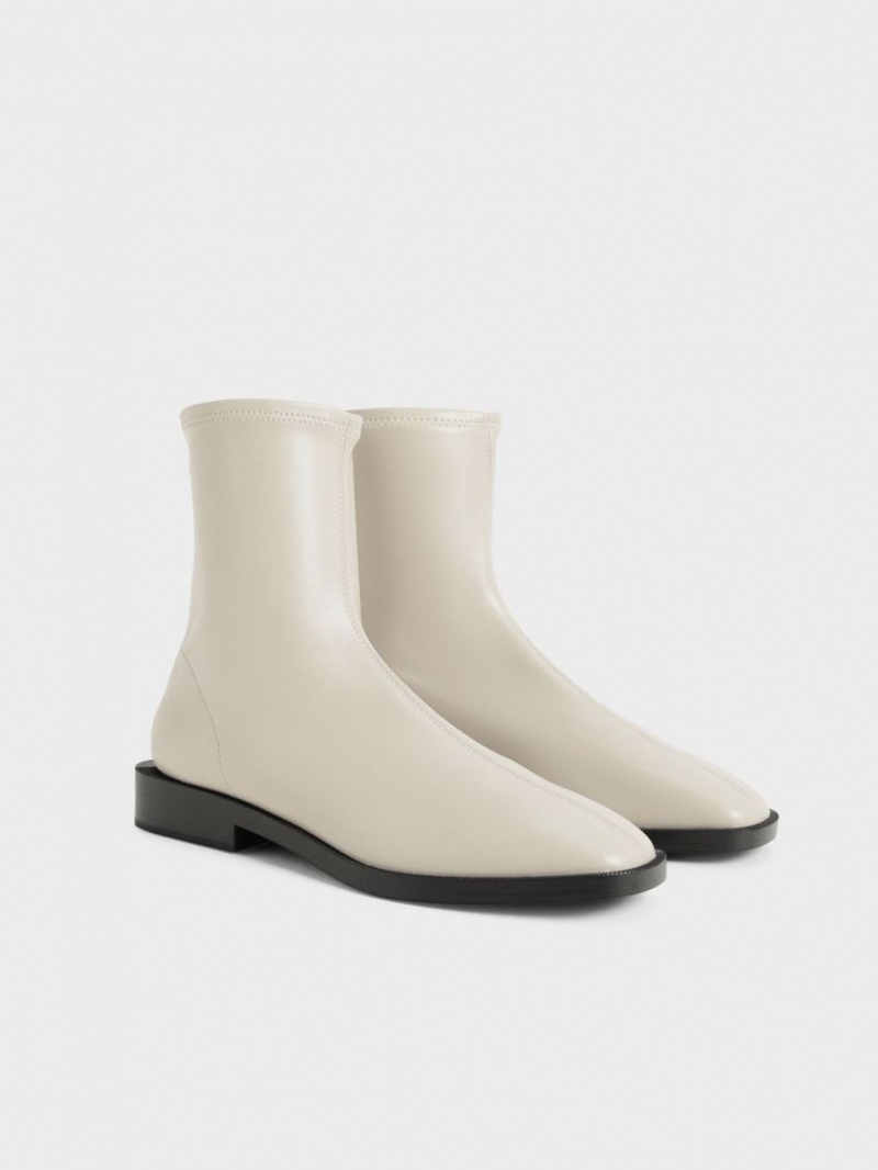 Botine Charles & Keith Square Bombeu Zip-Up Albi | 190EDTAUW