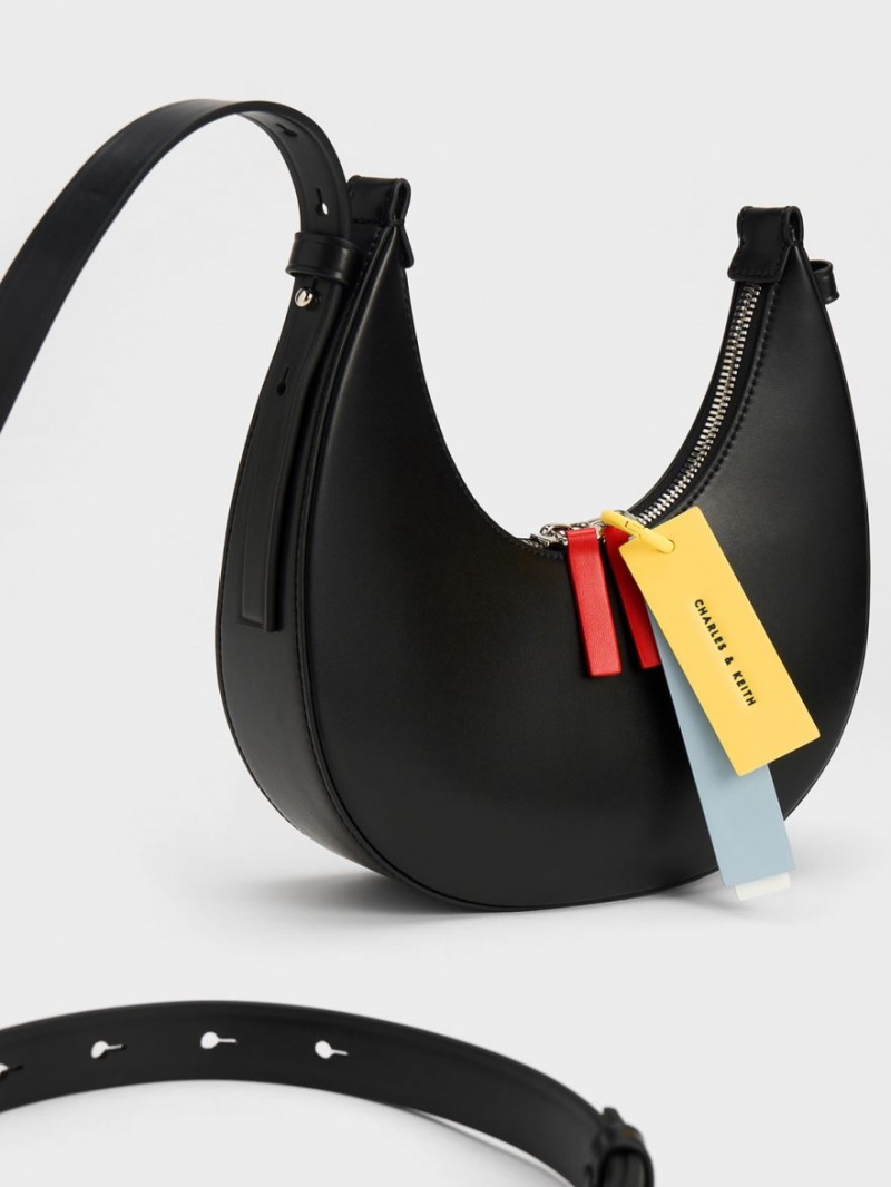 Geantă Hobo Charles & Keith Cockade Crescent Negrii | 241IYCAEH