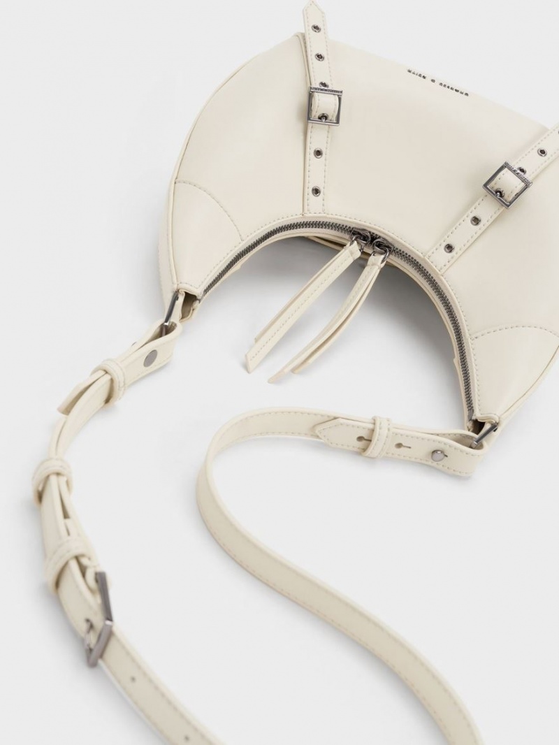 Geantă Hobo Charles & Keith Grommet Crescent Albi | 841JDQVSF