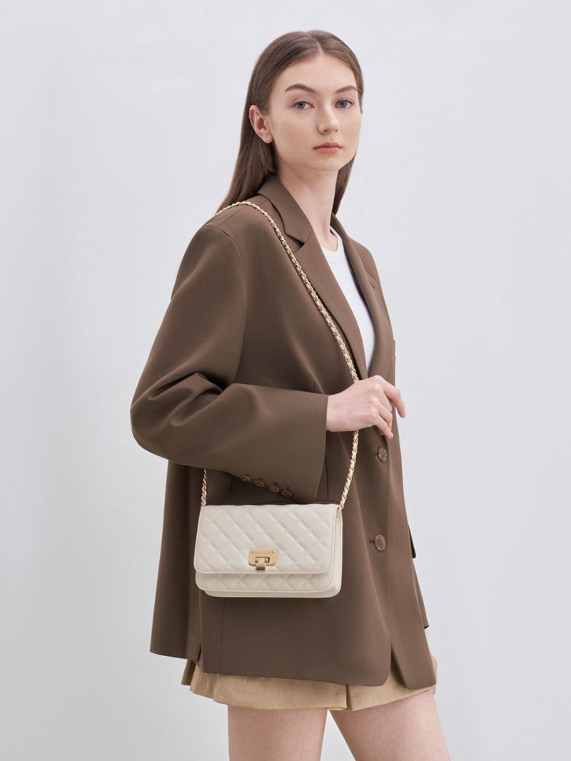 Geanta Clutch Charles & Keith Matlasat Push-Lock Albi | 396GYBJFD