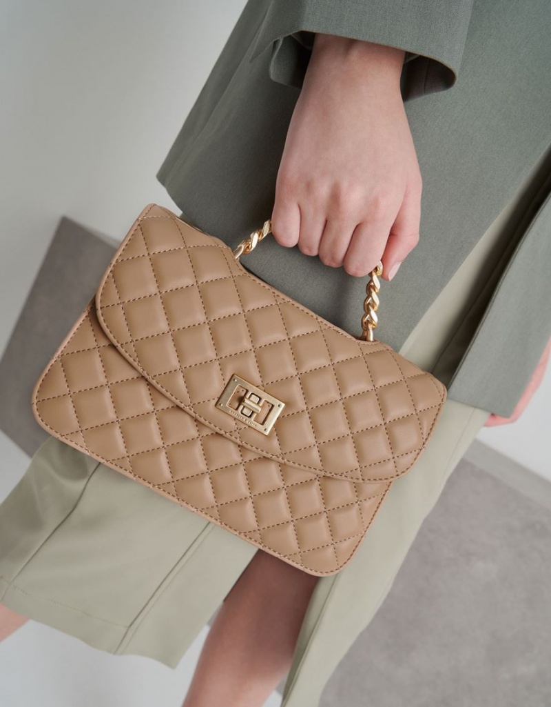 Geanta Clutch Charles & Keith Matlasat Turn-Lock Bej | 658JOEGRL