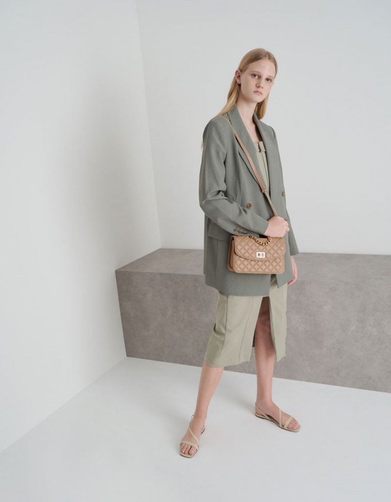 Geanta Clutch Charles & Keith Matlasat Turn-Lock Bej | 658JOEGRL