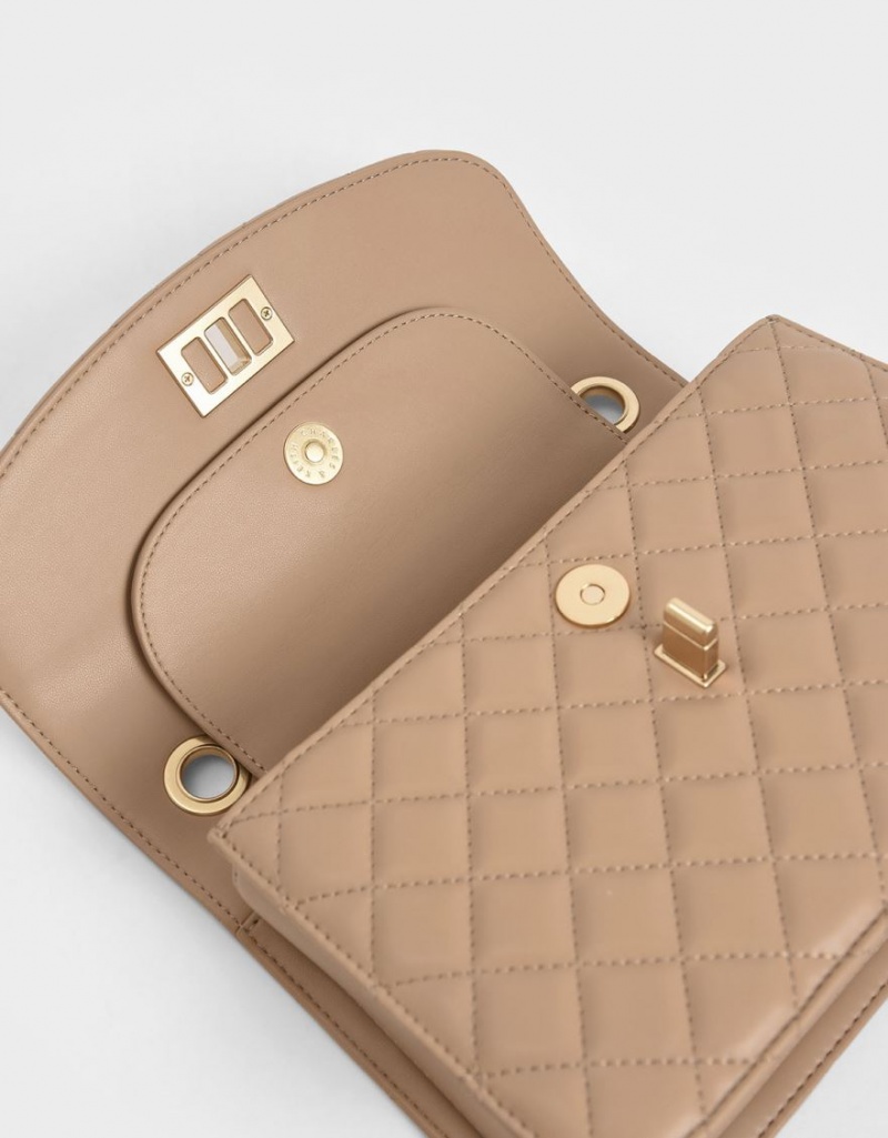 Geanta Clutch Charles & Keith Matlasat Turn-Lock Bej | 658JOEGRL