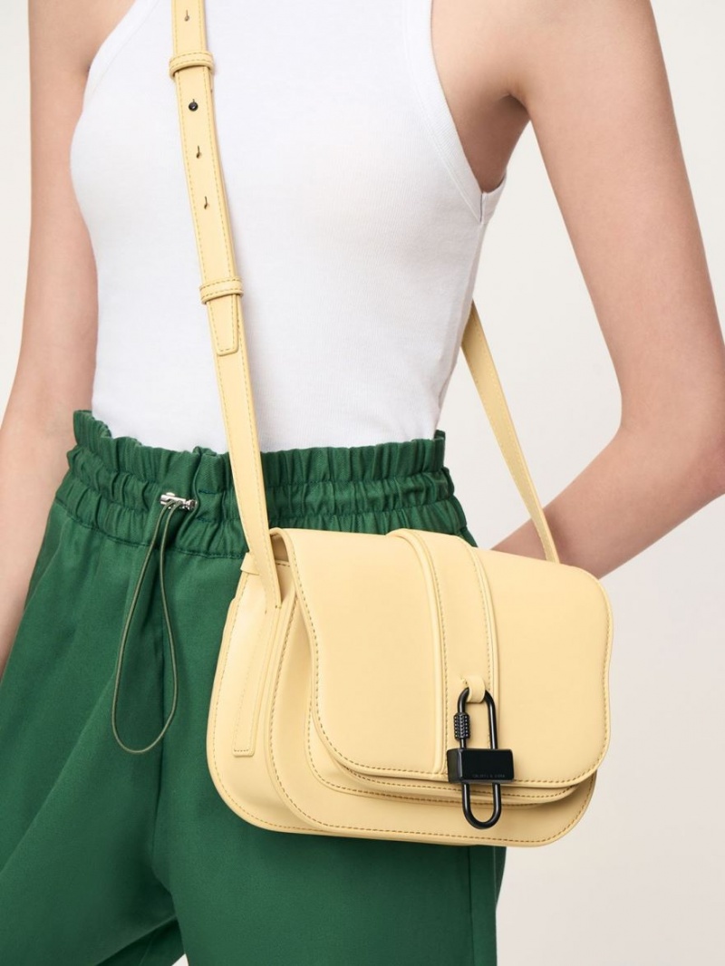 Geanta Crossbody Charles & Keith Balta Padlock Bej | 152PBNLVE