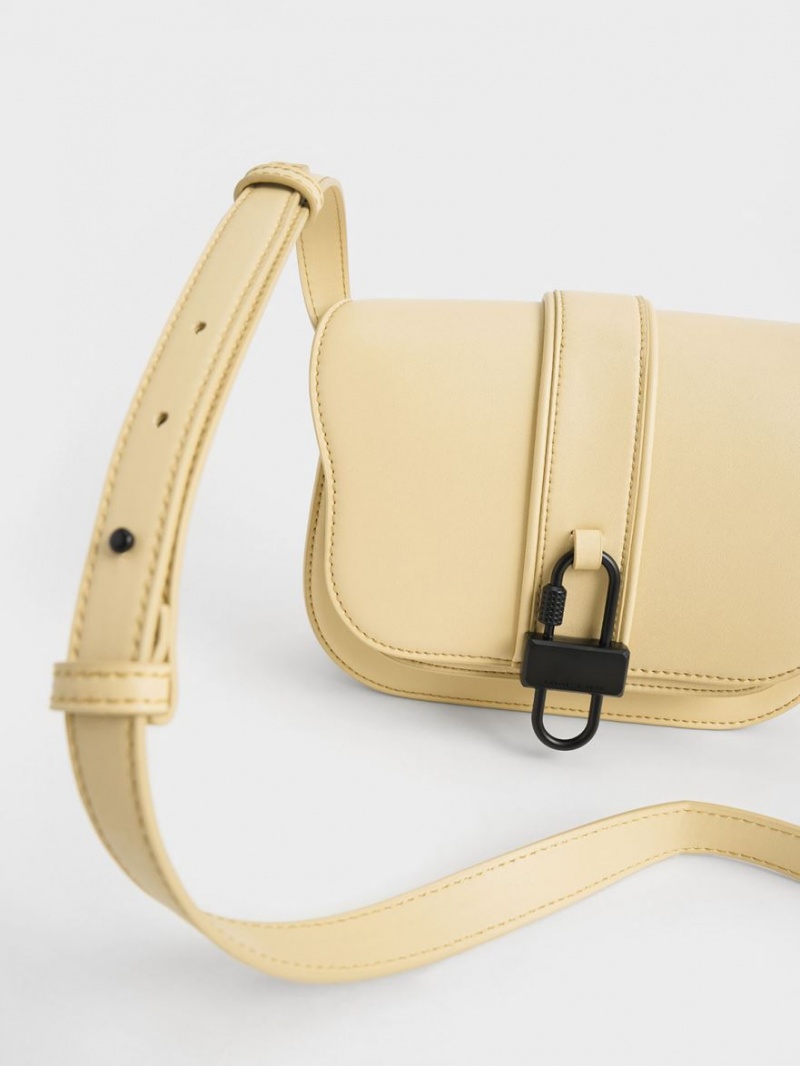 Geanta Crossbody Charles & Keith Balta Padlock Bej | 152PBNLVE