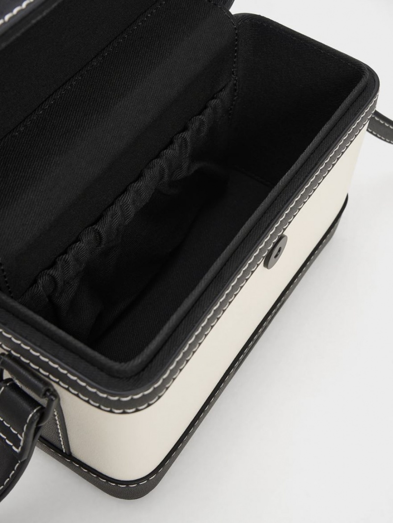 Geanta Crossbody Charles & Keith Bronte Contrast-Trim Boxy Negrii Albi | 218KCPRLG
