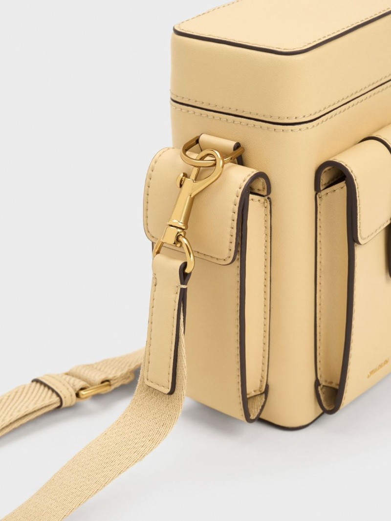 Geanta Crossbody Charles & Keith Bronte Multi-Pocket Bej | 672PVHUCR