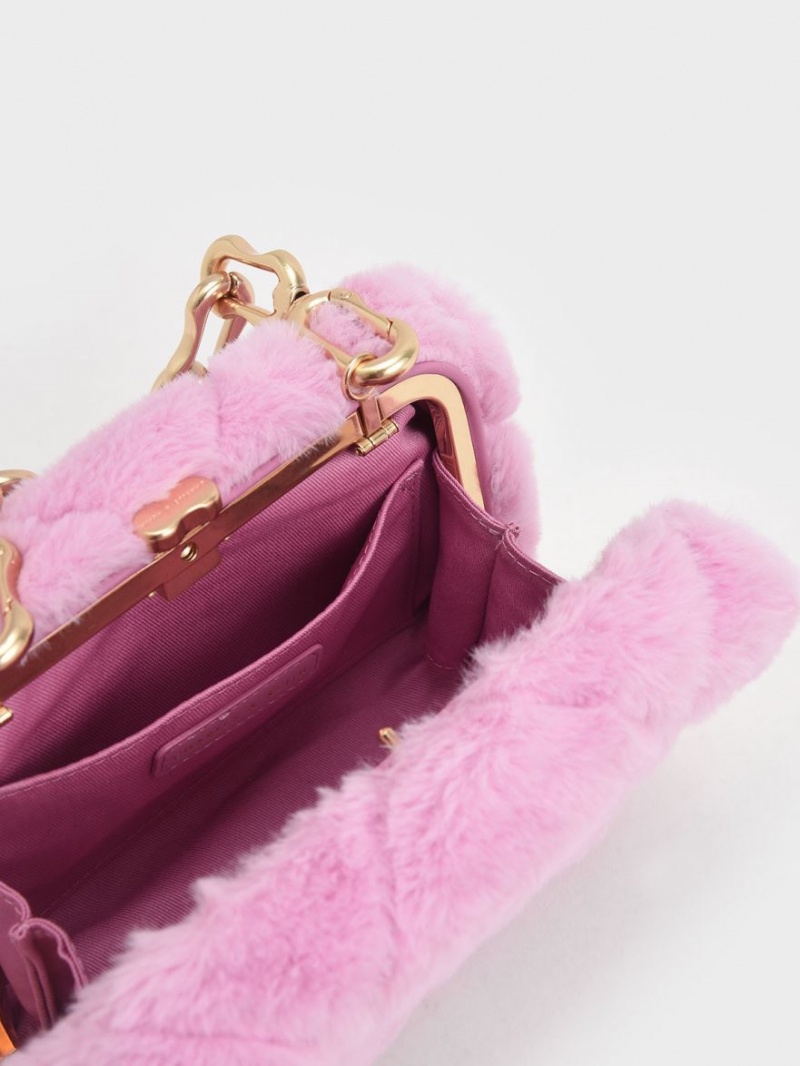 Geanta Crossbody Charles & Keith Gemma Grosolan Chain Handle Furry Matlasat Boxy Roz | 398AIKCPT