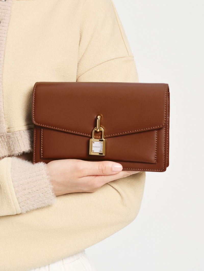 Geanta Crossbody Charles & Keith Padlock Envelope Ciocolata | 395AQNHZT