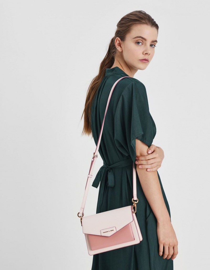 Geanta Crossbody Charles & Keith Zaina Envelope Roz Deschis | 546RMQKCZ