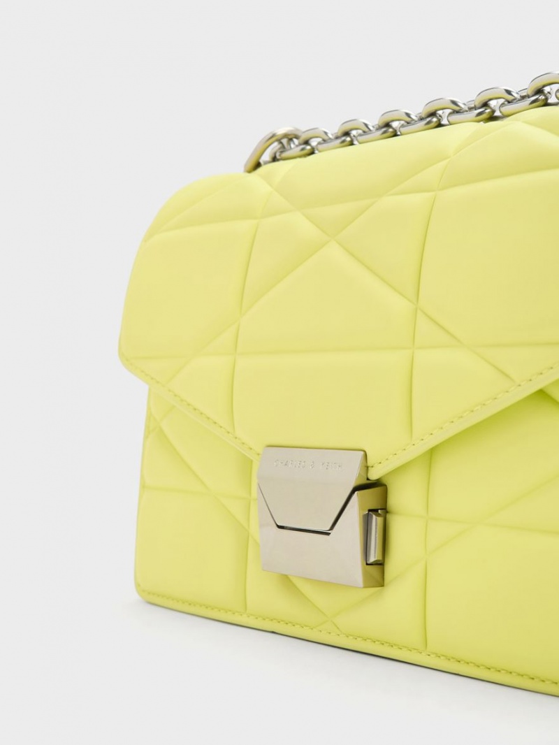Geanta De Mana Charles & Keith Blanche Chevron Chain Galbeni | 321TRKPZL