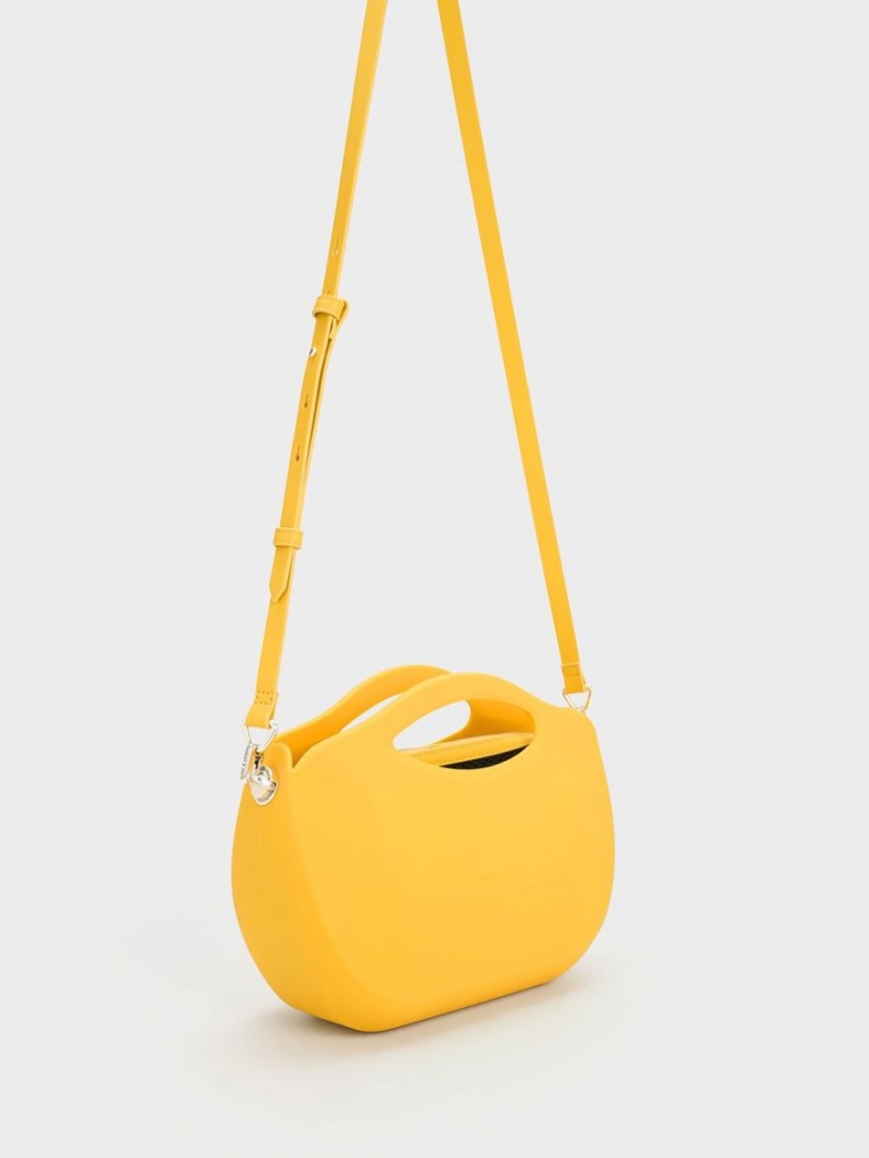 Geanta De Mana Charles & Keith Cocoon Curved Galbeni | 360EQNXMG