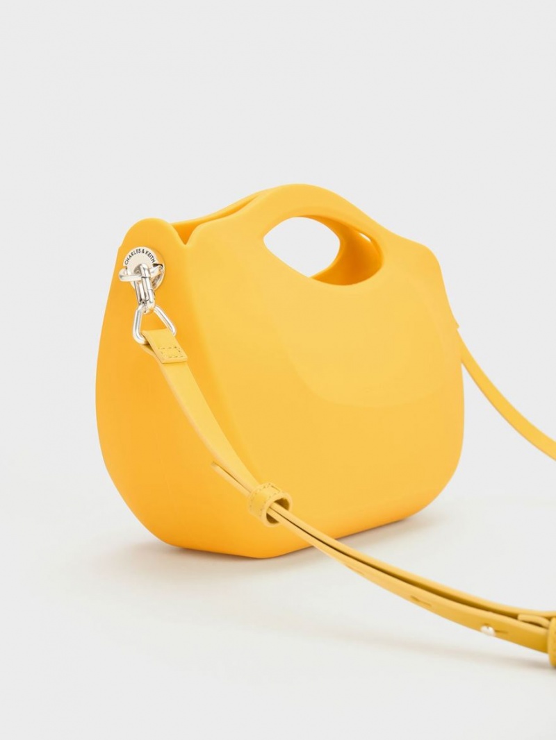 Geanta De Mana Charles & Keith Cocoon Curved Galbeni | 360EQNXMG