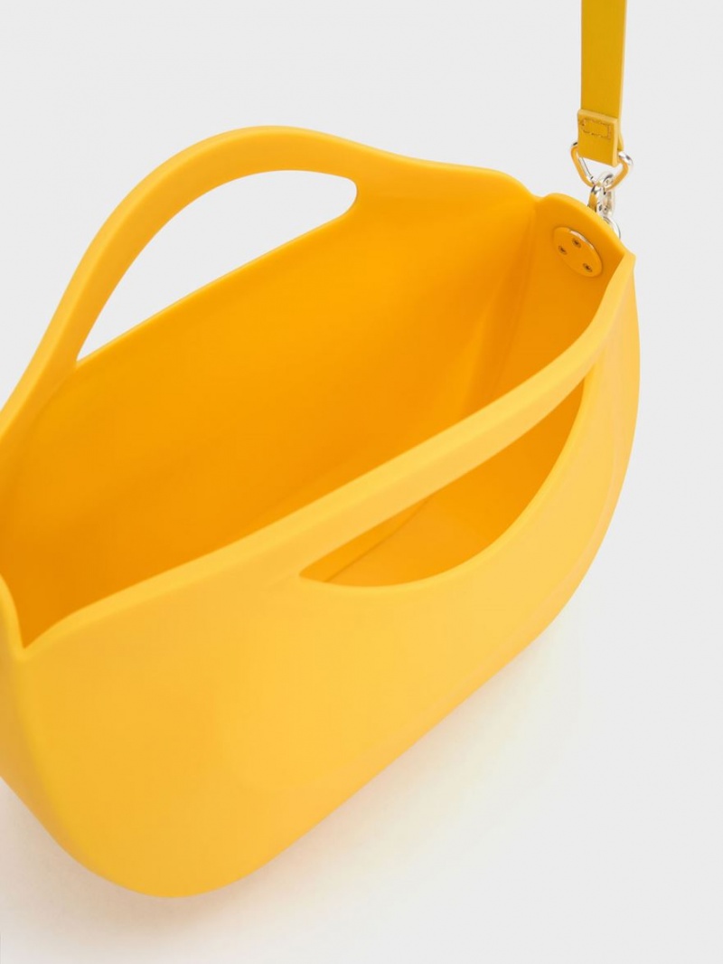 Geanta De Mana Charles & Keith Cocoon Curved Galbeni | 360EQNXMG