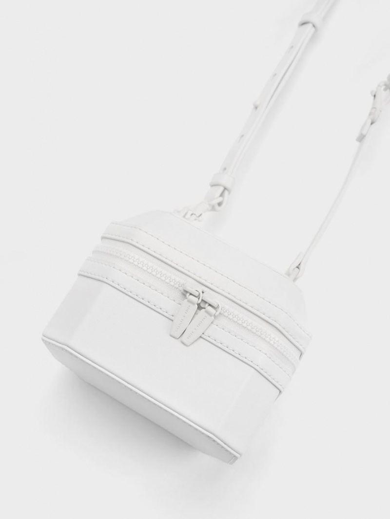 Geanta De Mana Charles & Keith Geometric Boxy Top Albi | 653FSGRDA