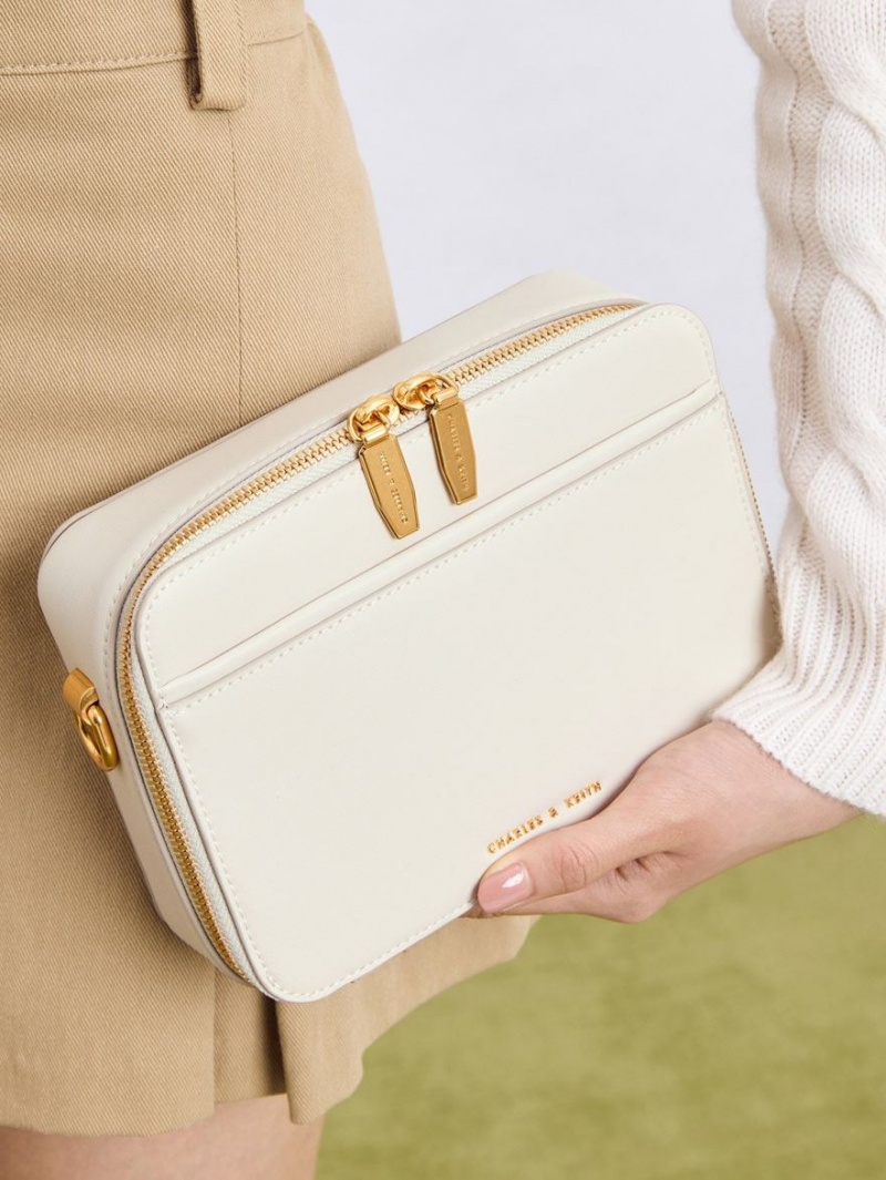 Geanta De Mana Charles & Keith Lock & Key Chain Albi | 018DIAEVR