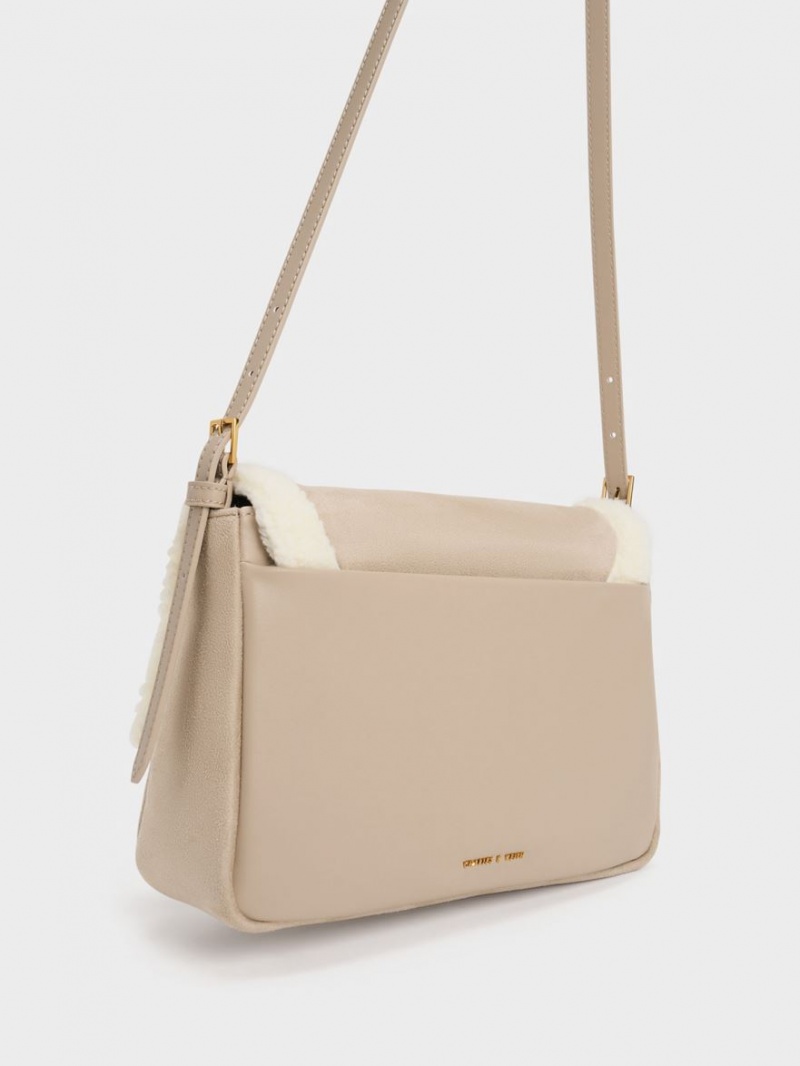 Geanta De Umar Charles & Keith Daki Fur-Trim Belted Trapeze Bej | 742LKUYGO