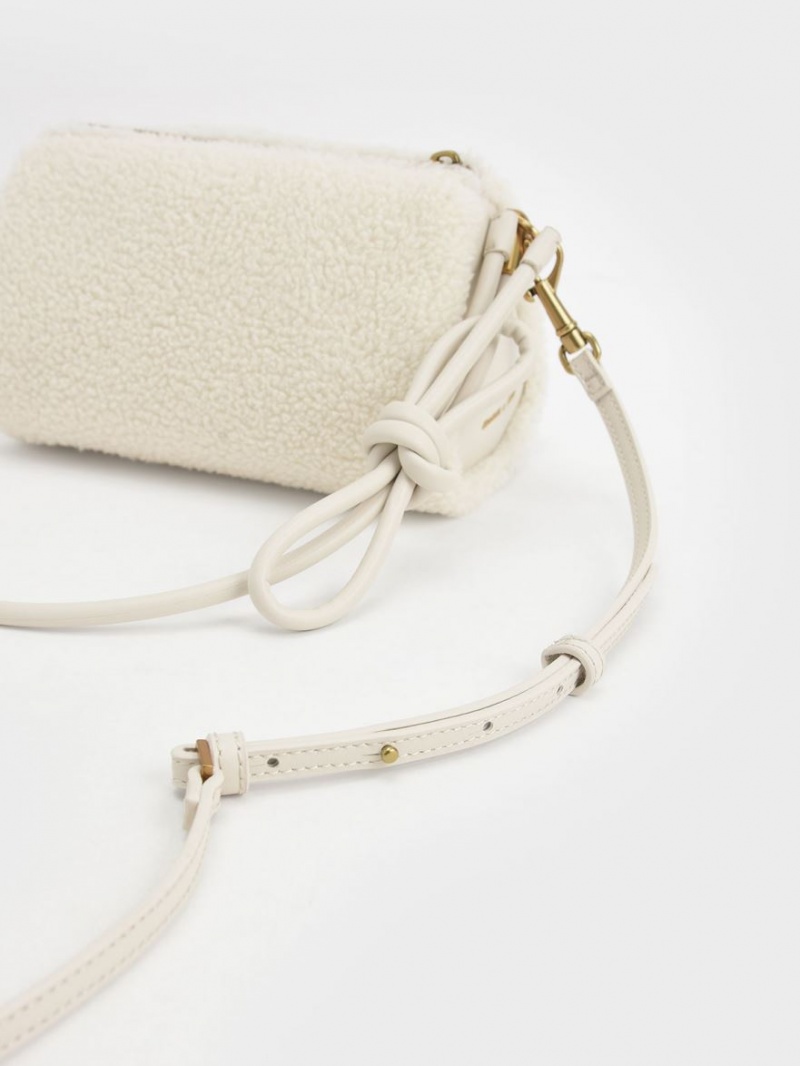 Geanta De Umar Charles & Keith Furry Knotted Handle Albi | 762GKAMJQ