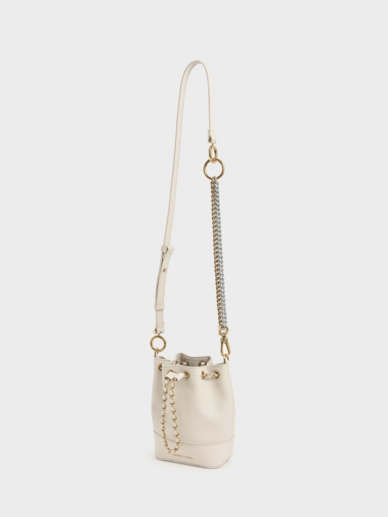 Geanta Galeata Charles & Keith Dancer Grosolan Chain Albi | 209KIRXNG
