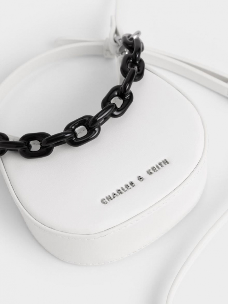Genti Mini Charles & Keith Koi Chain Handle Albi | 968WOAKXN