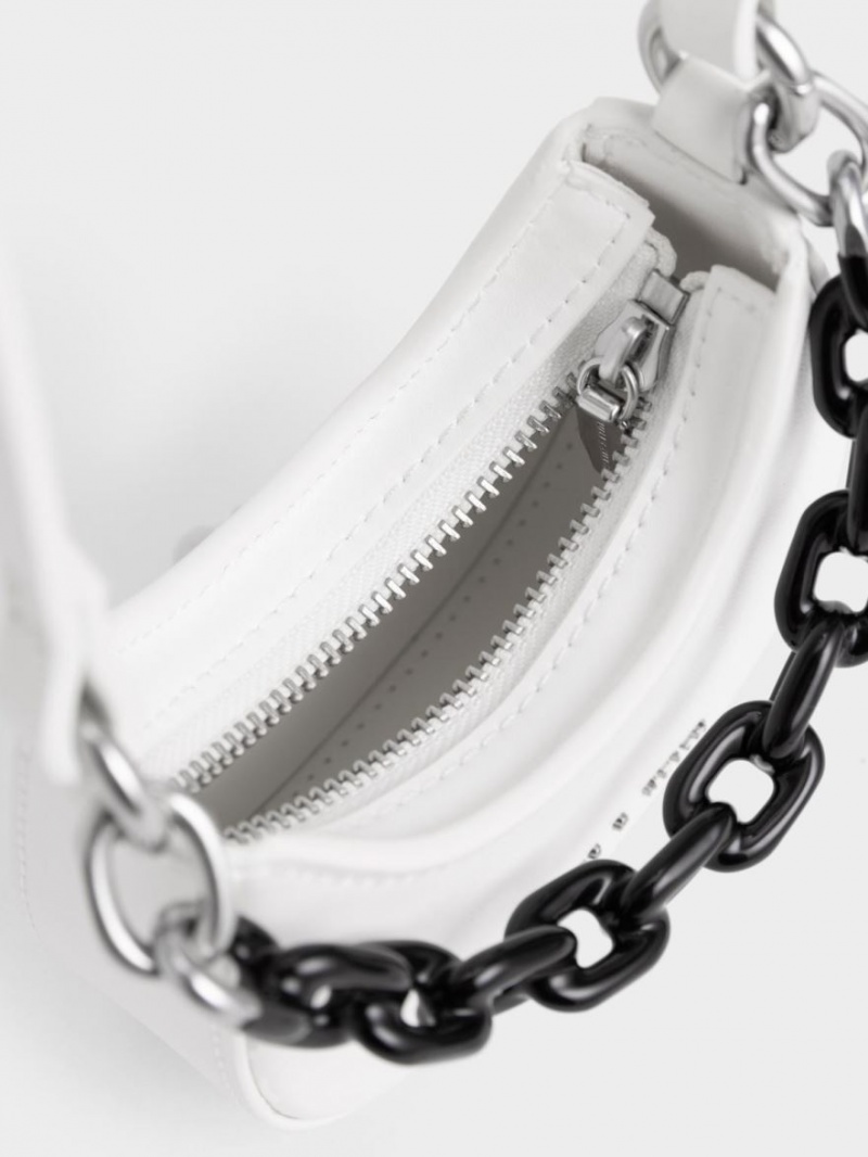 Genti Mini Charles & Keith Koi Chain Handle Albi | 968WOAKXN