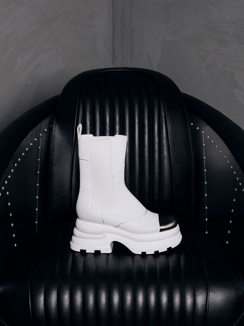 Ghete Chelsea Charles & Keith Jules Piele Albi | 921RLAZPB