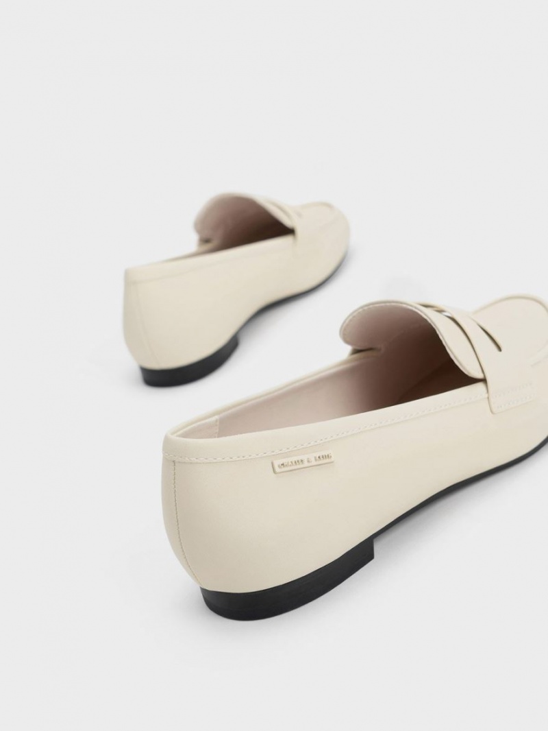 Mocasini Charles & Keith Cut-Out Almond Bombeu Penny Albi | 251SFGNOP