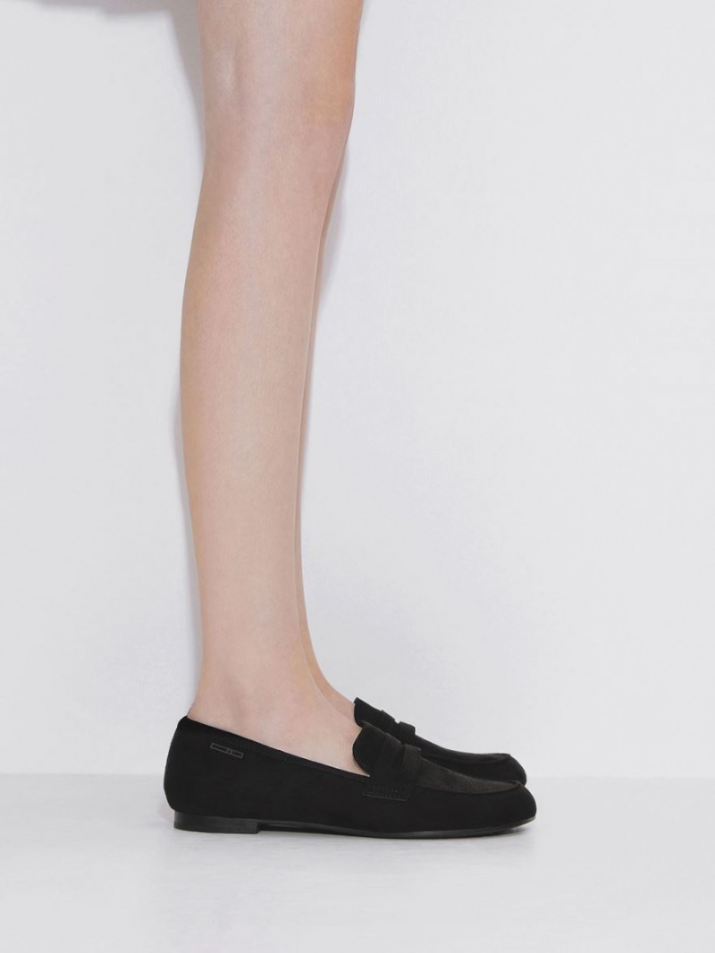 Mocasini Charles & Keith Textured Cut-Out Almond Bombeu Penny Negrii | 130RSCNPU