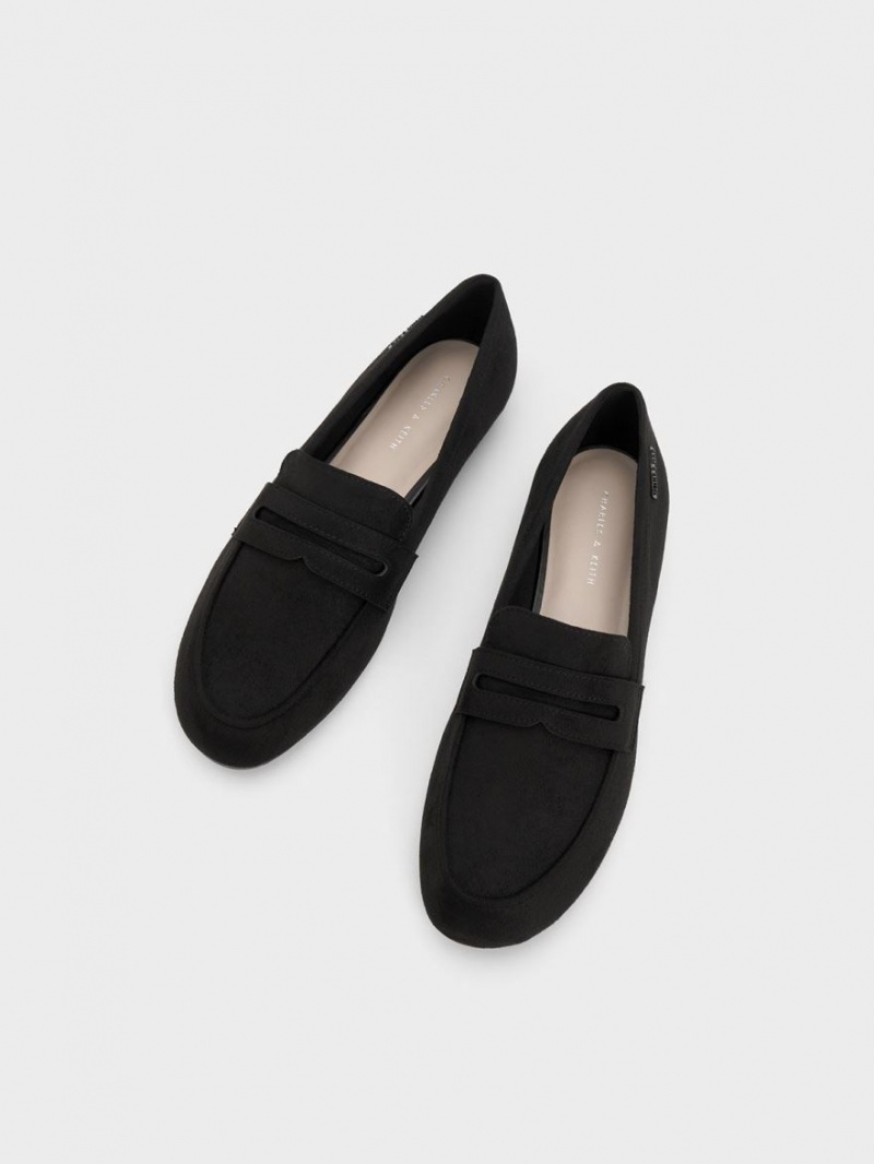 Mocasini Charles & Keith Textured Cut-Out Almond Bombeu Penny Negrii | 130RSCNPU