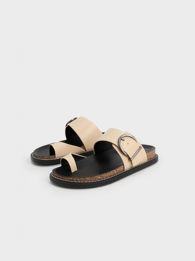 Sandale Plate Charles & Keith Metallic Cu Catarama Bombeu-Ring Bej | 187FKCMXZ