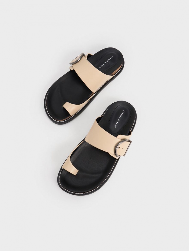 Sandale Plate Charles & Keith Metallic Cu Catarama Bombeu-Ring Bej | 187FKCMXZ