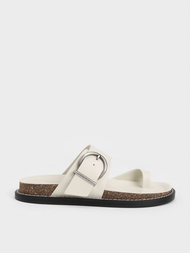 Sandale Plate Charles & Keith Metallic Cu Catarama Bombeu-Ring Albi | 687BPAKLS