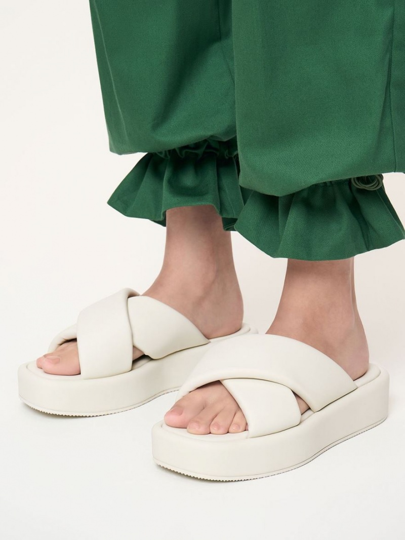 Slapi Charles & Keith Căptușită Crossover Flatforms Albi | 671OISUFK