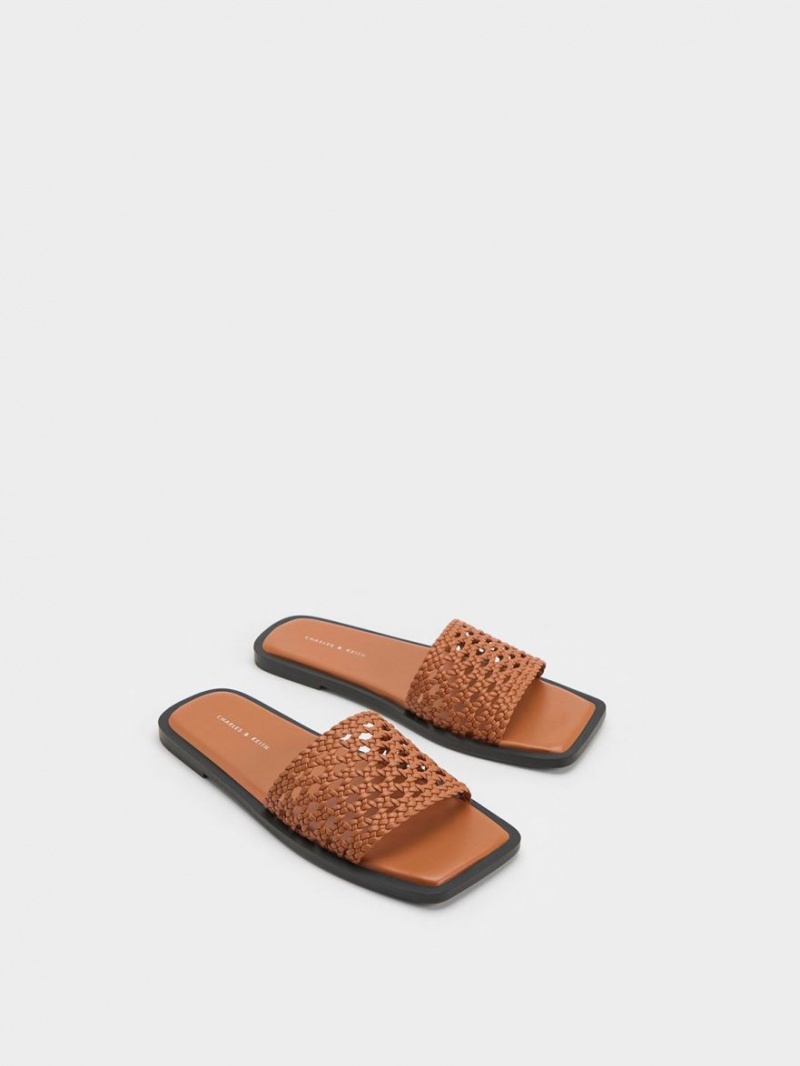 Slapi Charles & Keith Woven Square-Bombeu Maro | 352TFEHJZ