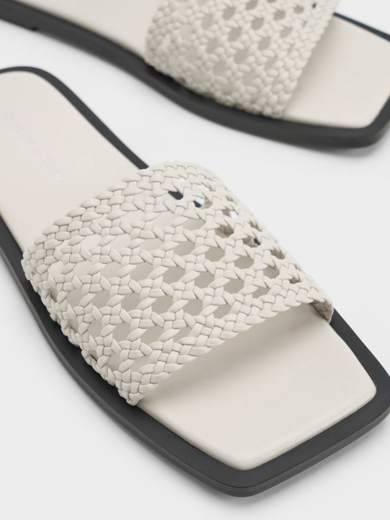 Slapi Charles & Keith Woven Square-Bombeu Albi | 130VOSLPD