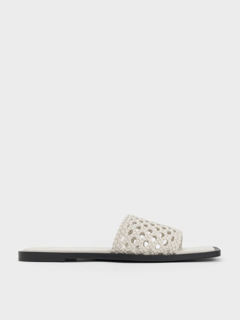 Slapi Charles & Keith Woven Square-Bombeu Albi | 130VOSLPD